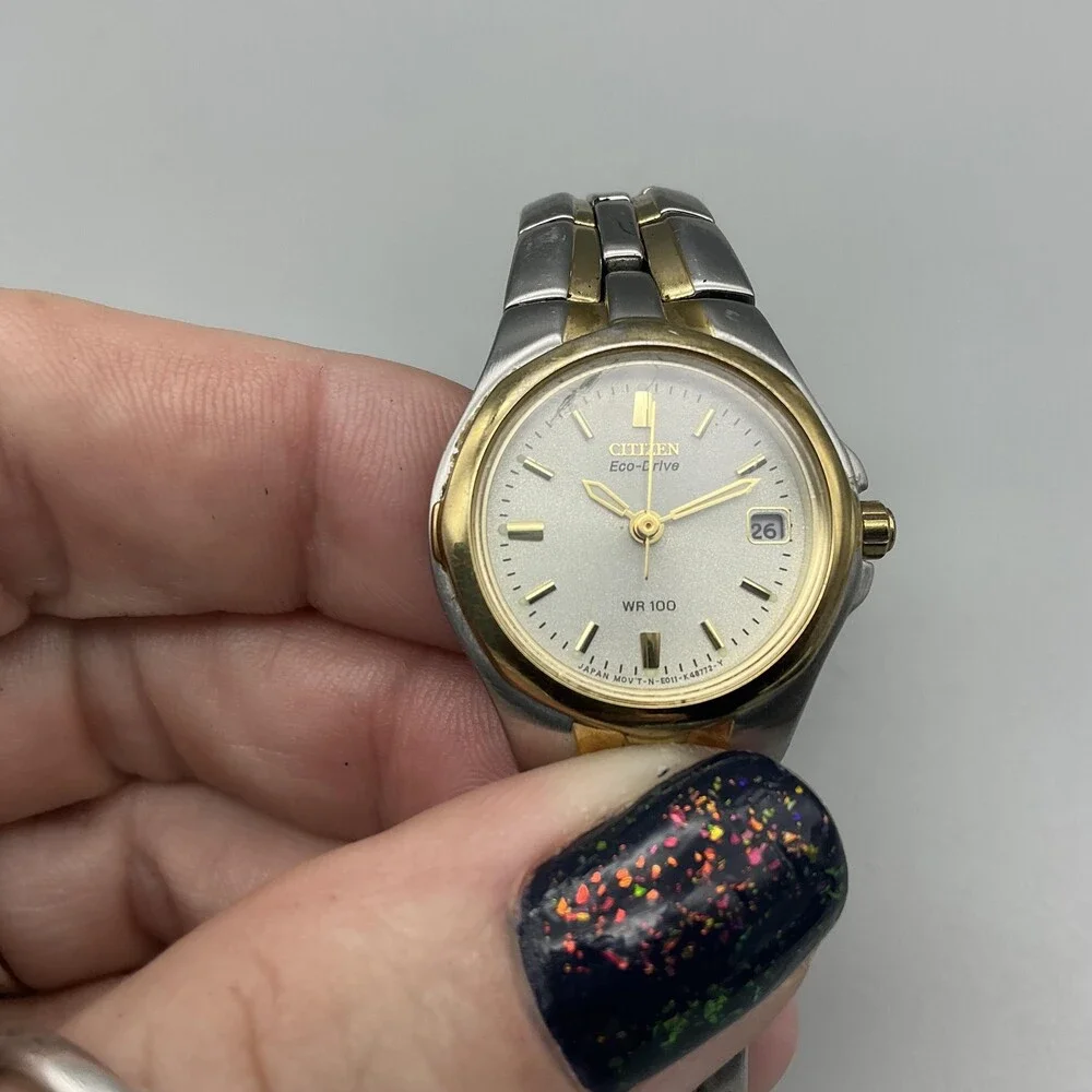 Citizen Eco-Drive Womens Watch 24mm Silver Dial Date E011-K15711 Two Tone 6